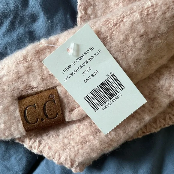 NWT C.C Rose Sweater - Picture 2 of 4